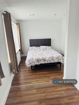 5 bedroom detached house to rent - Photo 1