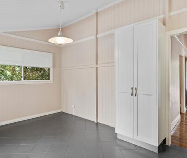 Charming Family Home In Annerley - Photo 6