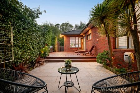 Elegant & Private 3-Bedroom Home in Leafy Box Hill South - Photo 2