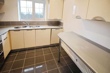 Castle Lodge Square, LS26 - Photo 3