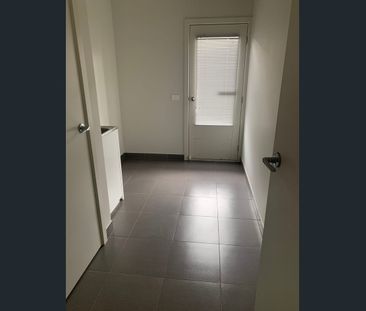 Conveniently Located - Photo 6