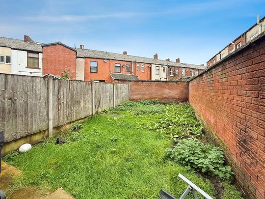 3 bedroom terraced house to rent - Photo 1