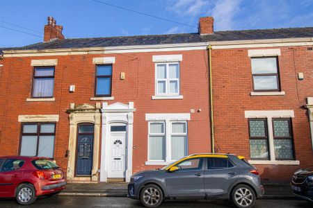 4 bedroom terraced house to rent - Photo 5