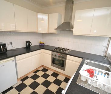 4 bed Mid Terraced House for Rent - Photo 6