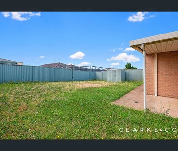 GREAT LOCATION FAMILY HOME! - Photo 5