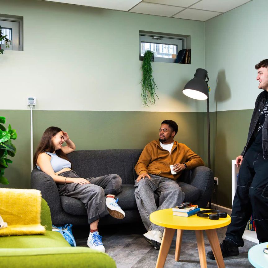 Medium High Double Ensuite - Photo 1