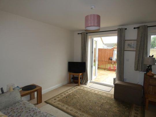 2 bedroom semi-detached house to rent - Photo 1