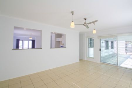 Sapphire Beach, 13 Canomie Street - Photo 4