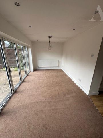 4 bedroom terraced house to rent - Photo 5