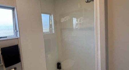 Stunning Fully Furnished Lakefront Apartment - Photo 5