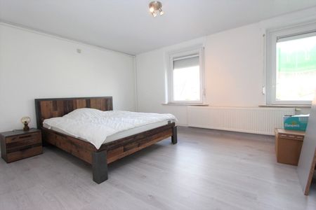 HALFOPEN BEBOUWING MET 3 SLAAPKAMERS - Foto 4