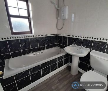 3 bedroom semi-detached house to rent - Photo 6
