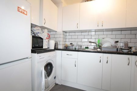 Room in a Shared Flat, Dethick Court, E3 - Photo 5