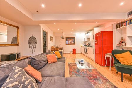 3 bedroom flat to rent - Photo 3