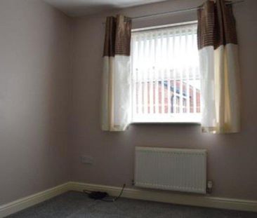 3 bedroom link detached house to rent - Photo 3