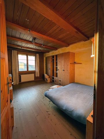 Family-friendly farmhouse with large garden and modern amenities - Photo 2