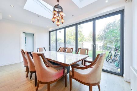 6 bedroom semi-detached house to rent - Photo 5