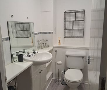 1 Bed Flat, Old Shettleston Road, G32 - Photo 2