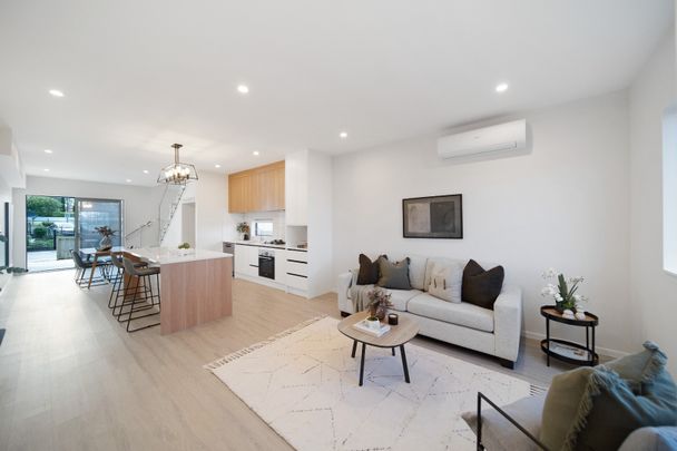 Nice and New in Opaheke - Photo 1