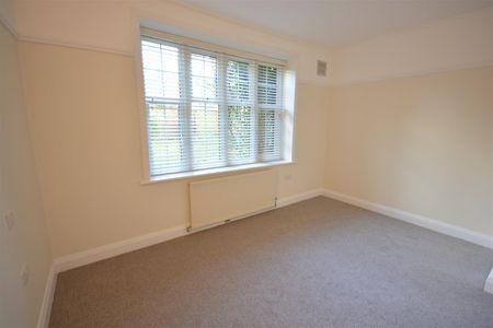Church Close, Church Street, Epsom, Surrey, KT17 4PT - Photo 2