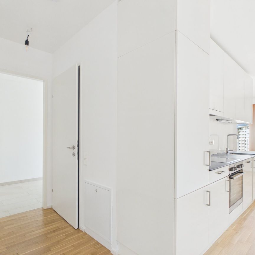 Online Termin buchen: 1 Zimmer-Apartment im 18. OG | viele Extras im Haus - Foto 1