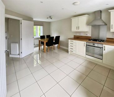 3 bedroom semi-detached house to rent - Photo 5