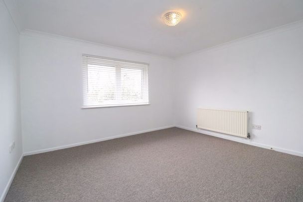 Reservoir Road, Gloucester - Photo 1