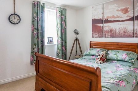 5 Bed Terraced House, Wood Mead, BS16 - Photo 2