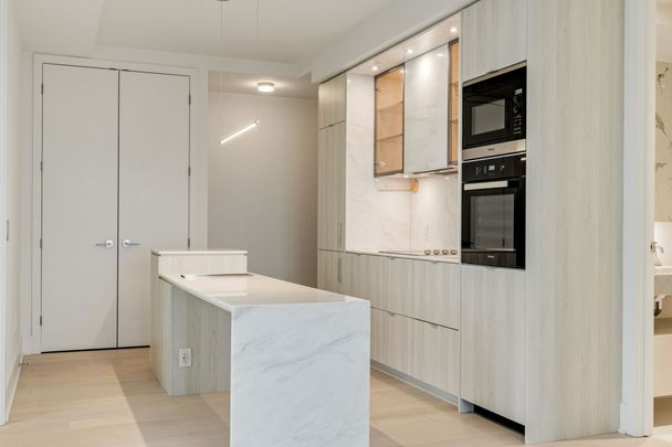 For Lease - 11 Yorkville Avenue Unit# 4502, Toronto, Ontario - Photo 1
