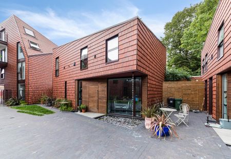 3 bedroom terraced house to rent - Photo 2