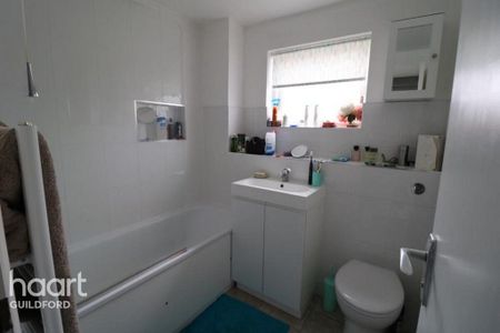1 bedroom semi-detached house to rent - Photo 5