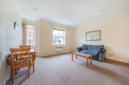 Charing Cross Road, London, Covent Garden - Photo 2