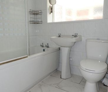 2 bedroom terraced house to rent - Photo 6