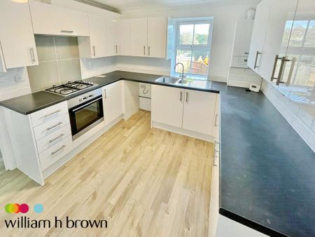 2 bedroom maisonette to rent - Photo 2