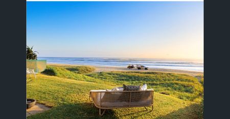 Beachfront Bliss – Newly Renovated Studio in the Heart of Mermaid Beach Electricity Included - Photo 4