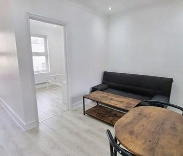 2 Bed Maisonette, Frith Road, E11 - Photo 2