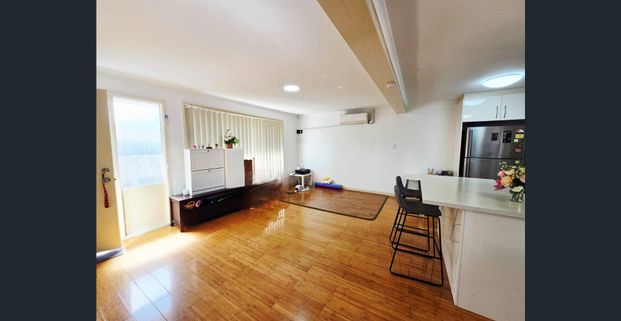 Stylish 2-Bedroom Granny Flat in a Prime Location!!!! - Photo 1