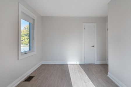 For Lease - 27 McAdam Avenue Unit# Unit 1, Toronto, Ontario - Photo 2