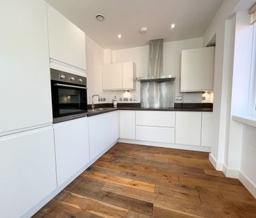 2 bed flat to rent in Mulberry House, Osborne Road, Wokingham, Berk... - Photo 5