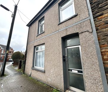 Queen Street, Treforest, Pontypridd - Photo 2