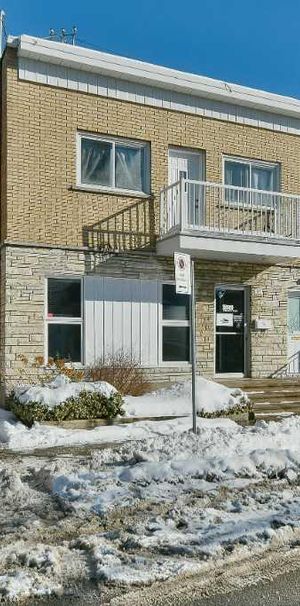 Logement 4 1/2 à louer - Photo 1