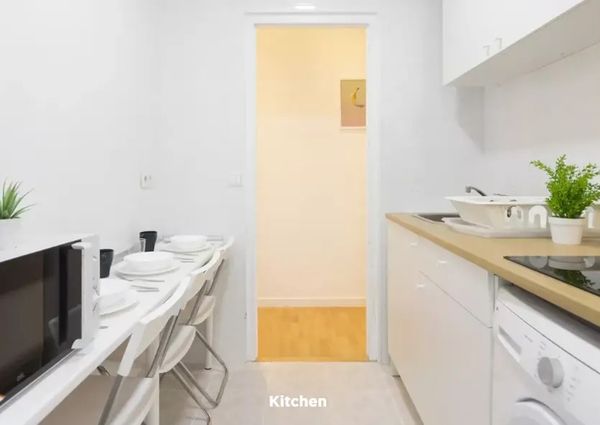 Avenida del Monte Igueldo, Madrid, Community of Madrid 28053