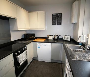 5 bedroom private hall to rent - Photo 1