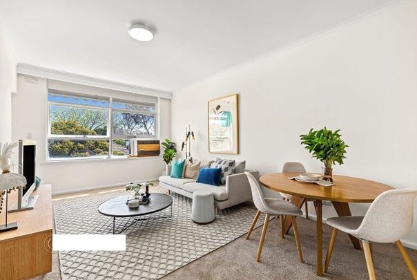 St Kilda East - Photo 1