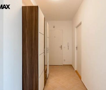 Pronájem bytu 2+kk se dvěma balkony a samostatnou místností vedle bytu - Photo 3