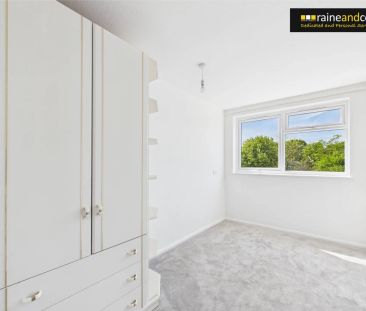 Hyde Avenue, Potters Bar - Photo 2