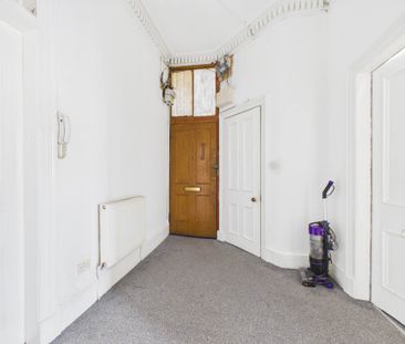 Price £1,595 pcm - Available Now - Unfurnished - Photo 2