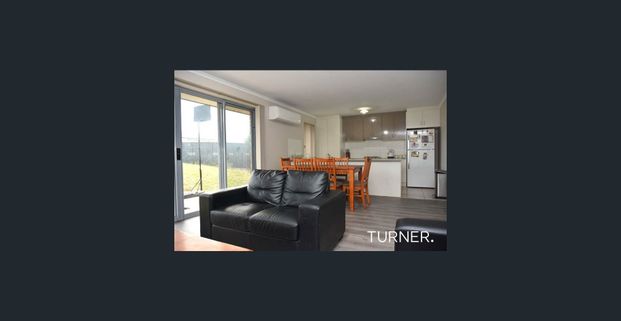 Lovely 3 Bedroom Family Home - Photo 1