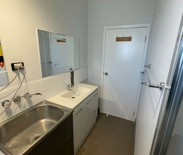 NEAT AND TIDY UNIT - Photo 5