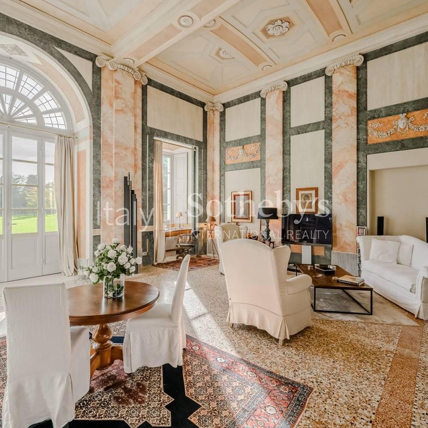 Prestigioso appartamento in elegante villa storica - Photo 1